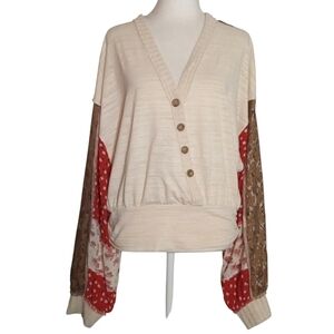 Umgee Boho Style Ditsy Floral Exaggerated Sleeve  Lace Detail V Neck Size Large